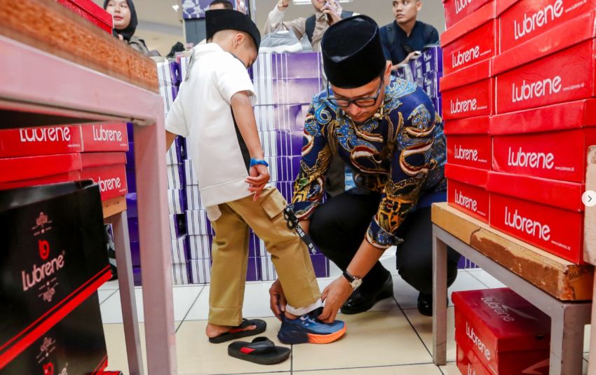 Tebar Kebahagiaan, Rico Waas Ajak 428 Anak Yatim dan Dhuafa Belanja Baju Baru Sambut 10 Muharram