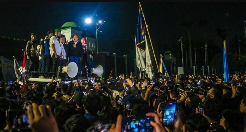 Naik Mobil Komando, Dasco Pastikan Aspirasi Mahasiswa Sampai ke Pemerintah