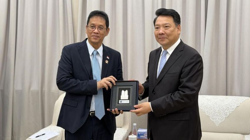 Purbaya Cetak Dua Prestasi di China, Raih Gelar Profesor Kehormatan dan Amankan Dana Rp301 Triliun