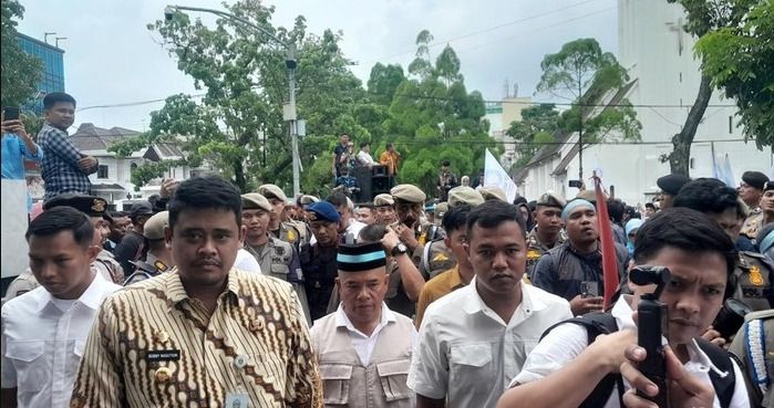 Bobby Nasution Temui Massa Pendukung MBG, Tegaskan Program Bergizi Gratis Layak Dilanjutkan