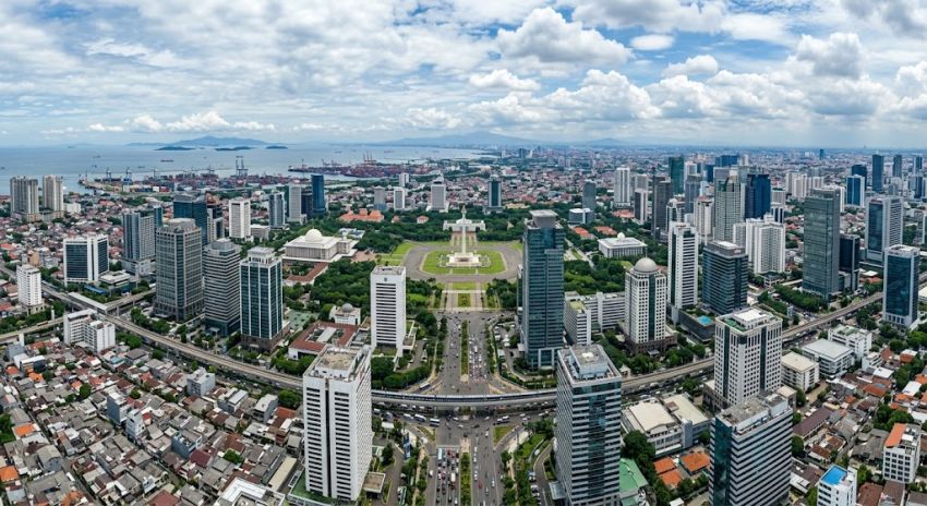 Cuaca Jakarta Cerah Berawan Hari Ini, Suhu Tertinggi Tembus 35 Derajat Celsius