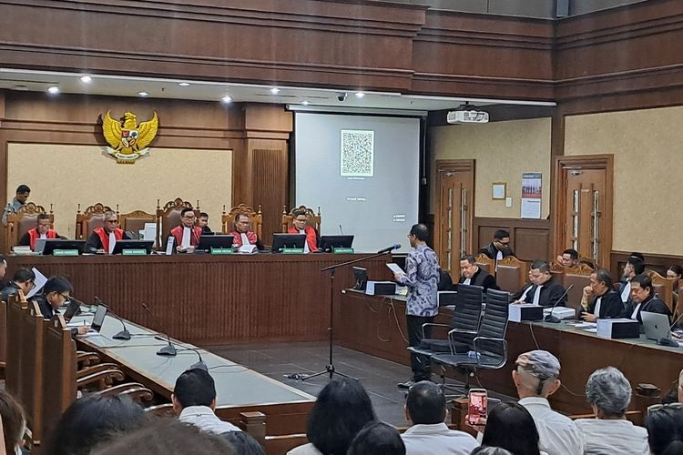Pleidoi Nadiem Makarim: Chromebook Hemat Rp3,9 Triliun, Mengapa Saya Justru Dituntut?