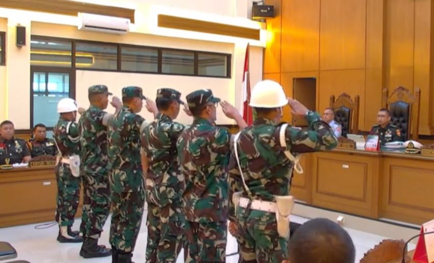 Empat Prajurit TNI Dituntut 2,5 Tahun Penjara dalam Kasus Penyiraman Air Keras Aktivis KontraS Andrie Yunus