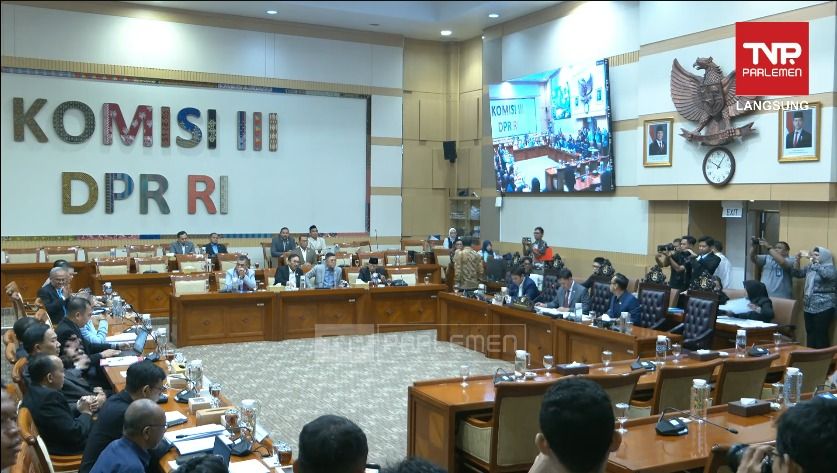Komisi III DPR Setujui RUU Polri Dibawa ke Paripurna, Selangkah Lagi Sah Jadi Undang-Undang