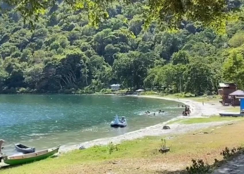 Dijuluki 'New Zealand van Toba', Pantai Pakkodian di Desa Meat Tawarkan Panorama Danau Toba yang Memukau