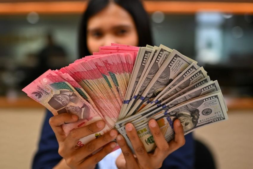 Rupiah Menguat Tajam, Dolar AS Terkoreksi ke Rp17.926 pada Awal Perdagangan