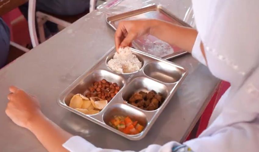 Kantin Sekolah Bakal Jadi Penyedia MBG? Ini Kata Istana