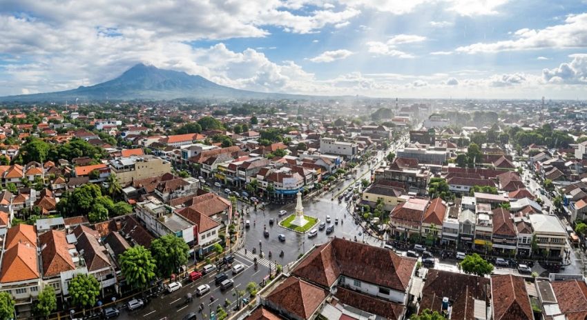 Cuaca Yogyakarta Hari Ini: Sleman dan Kulon Progo Diguyur Hujan Ringan, Gunungkidul Cerah Berawan