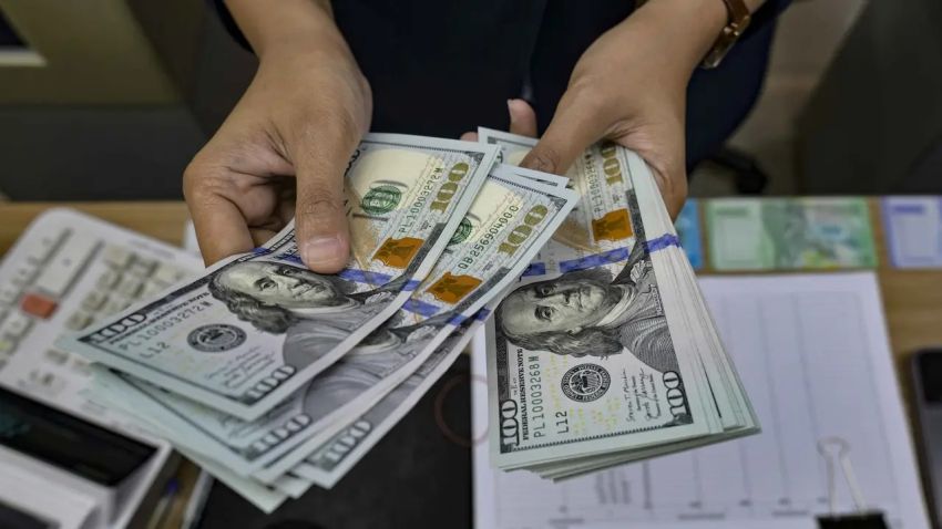 Rupiah Tembus Rp 18.100 di Pasar Global, Cetak Rekor Pelemahan Baru