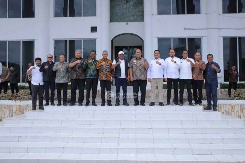 Bupati Asahan Serahkan Bantuan Rp30 Miliar untuk Bireuen, Dukung Pemulihan Pascabencana