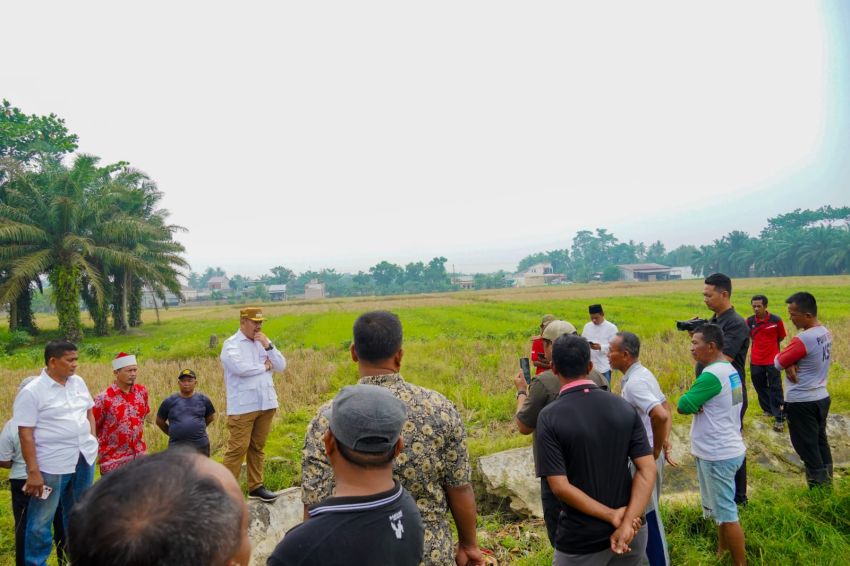 Bupati Batu Bara Tinjau Irigasi di Desa Sei Muka, Siapkan Langkah Konkret Dukung Produktivitas 200 Hektare Lahan Pertanian