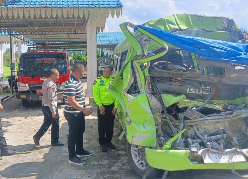Niat Ibadah ke Besilam Berujung Duka, 7 Warga Tanjungbalai Tewas dalam Kecelakaan Maut di Tol Indrapura&ndash;Limapuluh
