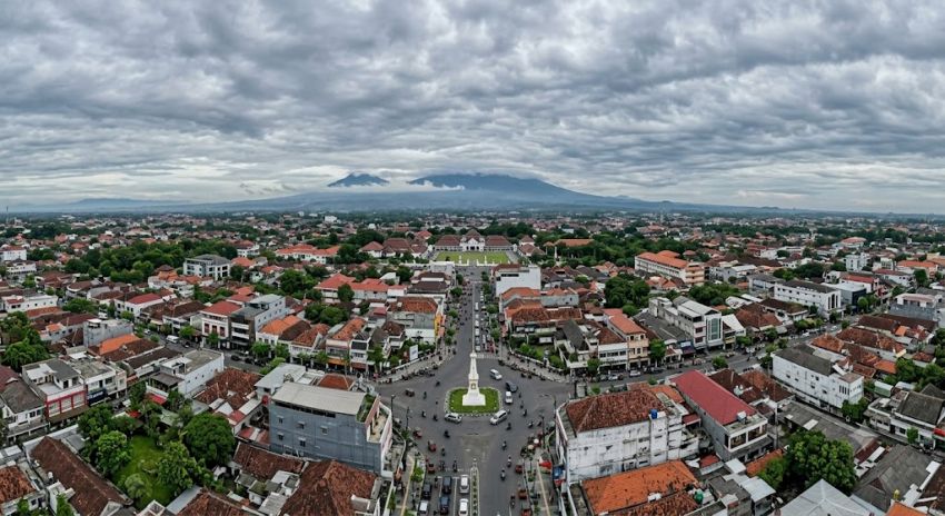Cuaca Yogyakarta Hari Ini Didominasi Berawan, Suhu Maksimum Capai 32 Derajat Celsius