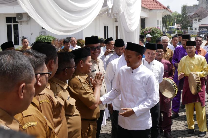 Pemko Tanjungbalai Bersama Forkopimda upah-upah Wali Kota Tanjungbalai, Mahyaruddin : Penyelenggaraan Ibadah Haji Kedepan Harus Lebih Baik