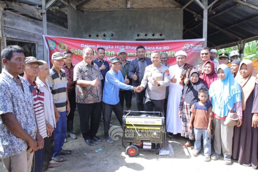 Bupati dan Kapolres Asahan Tinjau Dusun yang Belum Dialiri Listrik PLN, Serahkan Genset untuk Warga