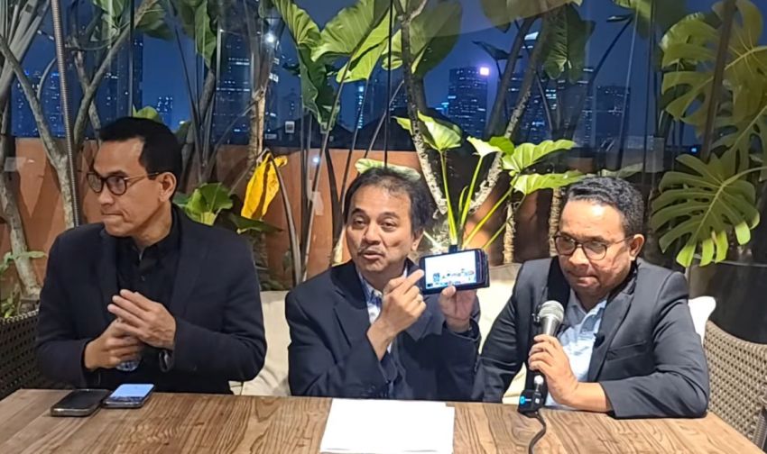 Kasus Ijazah Palsu Jokowi Siap Disidangkan, Roy Suryo: Saya Senyumin Dulu