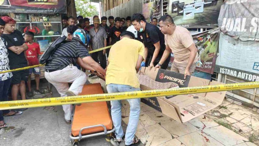 Di Depan Sang Anak, Pekerja Baliho Tewas Tersengat Listrik Tegangan Tinggi di Banda Aceh