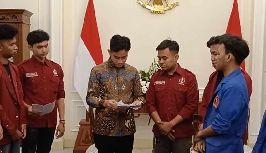 Terima 15 Perwakilan Mahasiswa di Istana Wapres, Gibran: Saya Sadar Program Pemerintah Masih Banyak Minusnya
