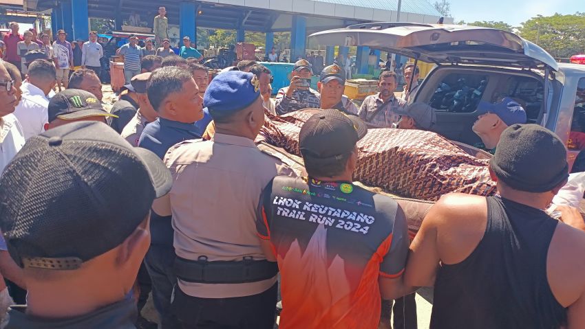 ABK KM Emirates Meninggal Mendadak Saat Melaut, Ditpolairud Polda Aceh Evakuasi Jenazah ke Lampulo