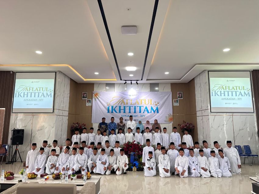 Hadiri Haflatul Ikhtitam SDIT Darul Fikri, Plh Wali Kota Tanjungbalai Tegaskan Komitmen Pembinaan Keagamaan Generasi Muda