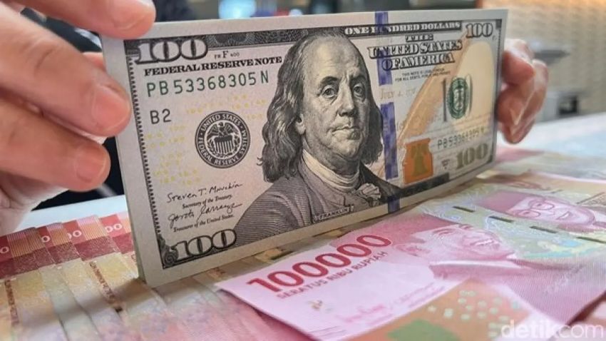 Rupiah Kembali Tertekan, Dolar AS Menguat ke Rp17.813 pada Awal Pekan Perdagangan