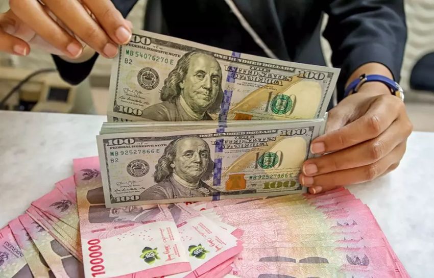 Rupiah Kembali Tertekan, Kurs Ditutup di Rp17.907 per Dolar AS, Ini Pemicunya