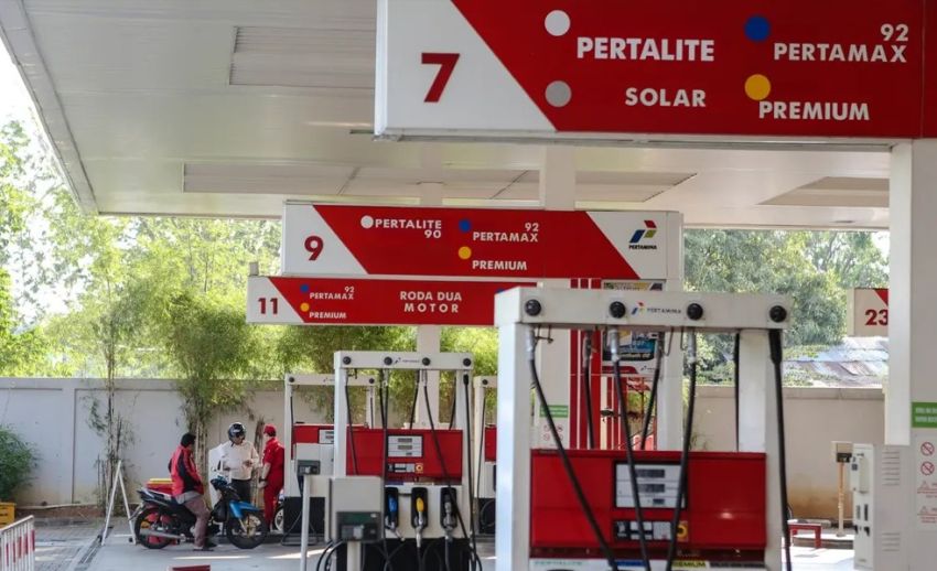 Pertamax Naik Tajam, Pertamina Pastikan Stok Pertalite Aman Meski Antrean Mengular