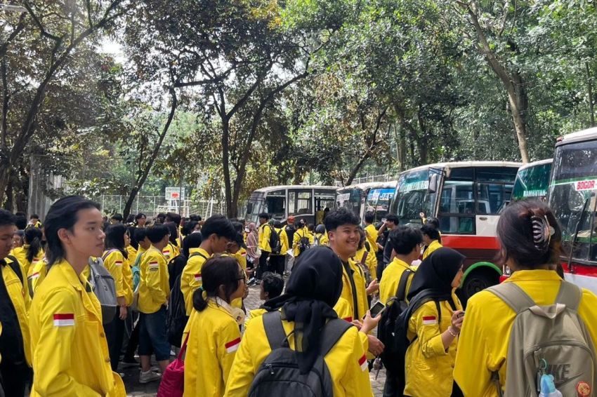 Polisi Alihkan Lokasi Aksi Demo Mahasiswa dari Bundaran HI ke DPR dan Patung Kuda