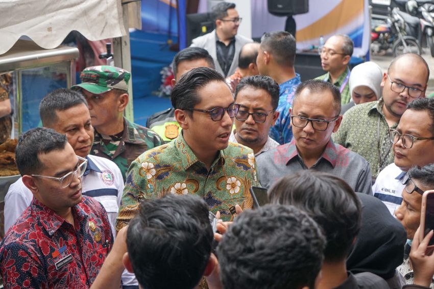Digitalisasi Pasar Dimulai, Rico Waas Luncurkan Sistem Pembayaran Nontunai di Pasar Petisah