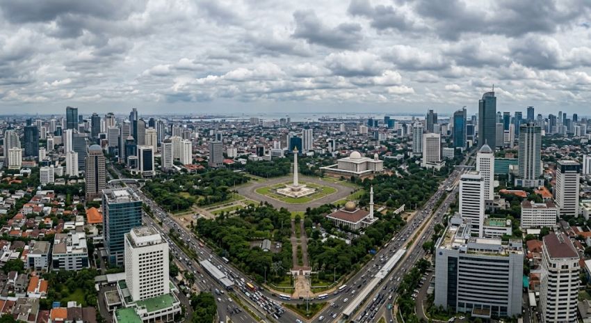 Cuaca Jakarta Hari Ini Didominasi Berawan, Suhu Tertinggi Capai 31 Derajat Celsius