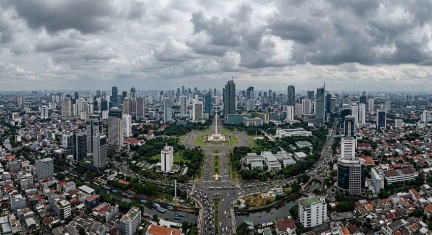 Prakiraan Cuaca Jakarta Hari Ini Berawan, Suhu Capai 34 Derajat Celsius