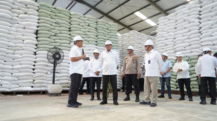 Menko Polkam Djamari Pastikan Stok Beras di Sumut Aman hingga 8 Bulan ke Depan