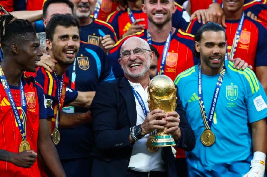 Luis de la Fuente Menangis Usai Spanyol Juara Piala Dunia 2026: Kami Sudah Memenangkan Segalanya!