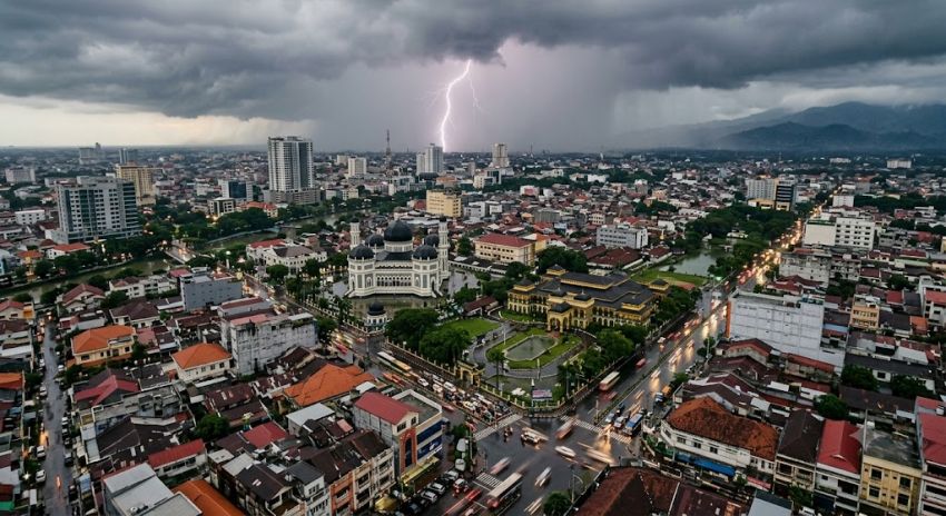 Cuaca Sumatera Utara Hari Ini Sabtu 25 Juli 2026: Medan Diguyur Hujan Ringan, Tanjung Balai Berpotensi Hujan Petir