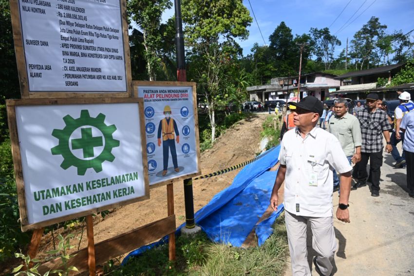 Wagub Sumut Surya Tinjau Pembangunan Bronjong Jalan Miga-Lolowua, Pastikan Proyek Tepat Sasaran dan Tepat Waktu