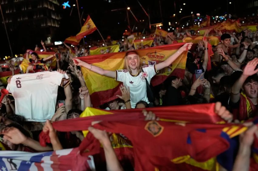 Madrid Berpesta! Ribuan Warga Rayakan Spanyol Juara Piala Dunia 2026