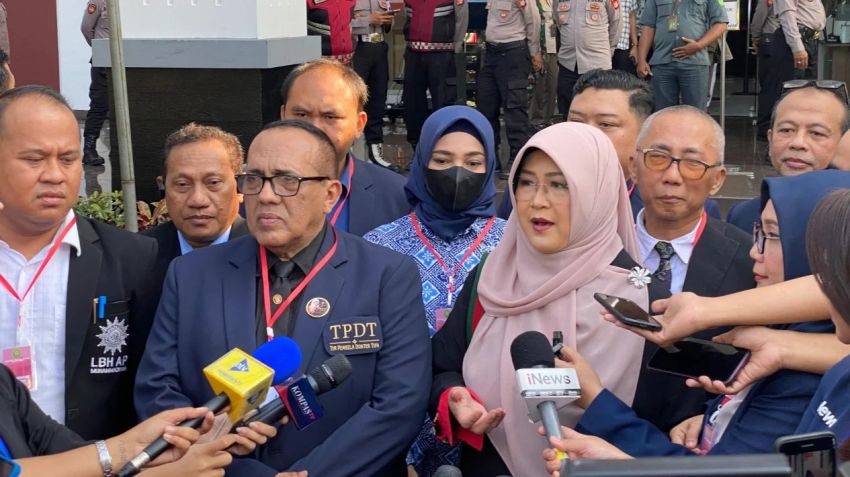 Usai Didakwa, Dokter Tifa Minta Jokowi Tunjukkan Ijazah Asli di Persidangan
