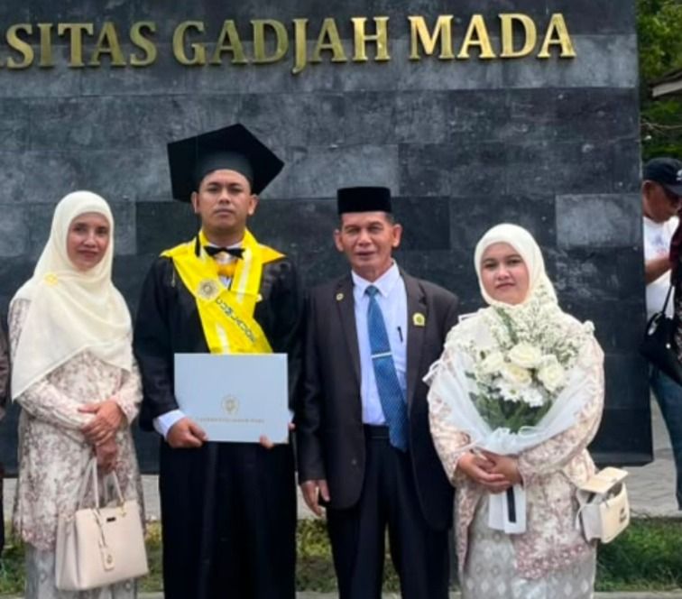 Kisah Inspiratif Muhammad Maulana, Putra Ketua PWM Aceh yang Lulus S2 UGM Cumlaude