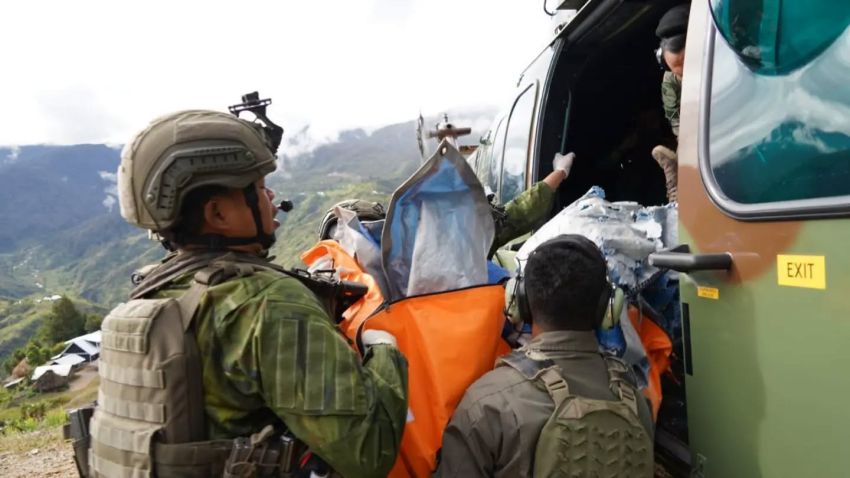 Pilot AS Diduga Ditembak KKB di Yahukimo, TNI Kerahkan Tiga Helikopter Evakuasi Jenazah