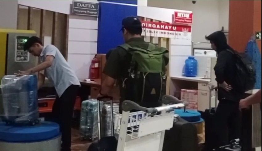 9 Jam Geledah Rumah Kadis PUPR Bengkulu, KPK Keluar Bawa Lima Koper