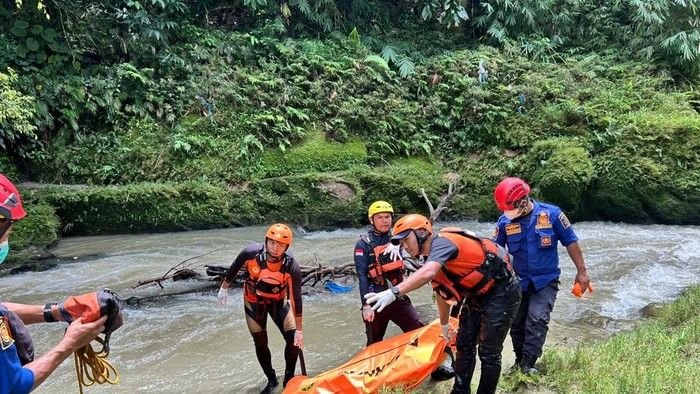 Dua Hari Dicari, Kakek yang Hanyut di Jembatan Bambu Simalungun Ditemukan Tewas