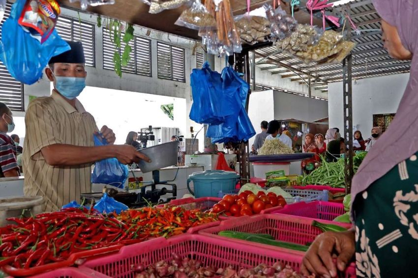Harga Pangan Hari Ini: Cabai Rawit Rp60.700 per Kg, Cek Harga Beras hingga Minyak Goreng