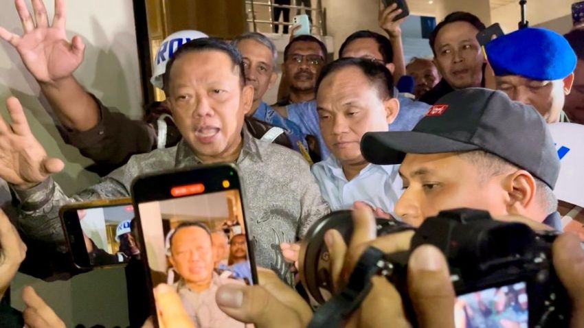 Disinggung Soal Emas 74 Kg, Febrie Adriansyah Minta Penyidik yang Menjawab