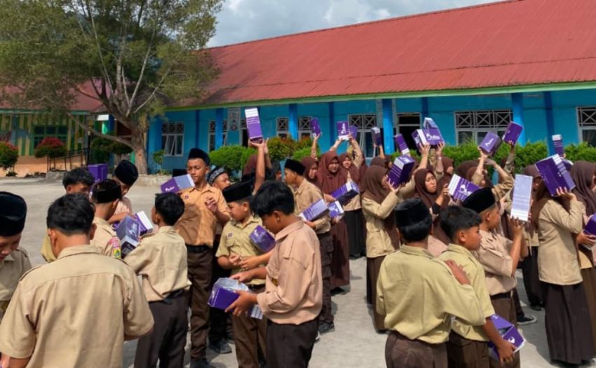 MD Entertainment Foundation Salurkan 500 Pasang Sepatu untuk Siswa Muhammadiyah Bener Meriah, Dorong Semangat Belajar Anak Aceh