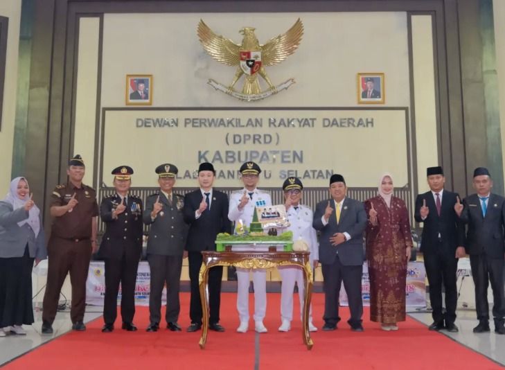 Bupati Fery Hadiri Paripurna HUT ke-18 Labuhanbatu Selatan, Ajak Masyarakat Perkuat Persatuan dan Lanjutkan Pembangunan