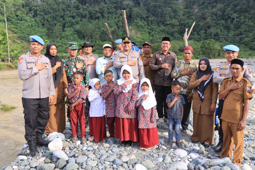 Jembatan Viral di Aceh Barat Segera Diganti, Polda Siapkan Jembatan Gantung untuk Pelajar