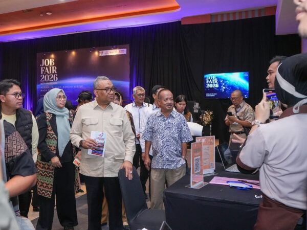 Job Fair Magelang 2026 Dibuka, Wamenaker: Talenta Adaptif Jadi Kunci Menang di Dunia Kerja