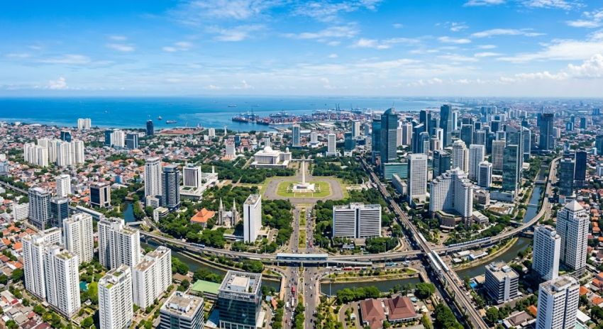 Cuaca DKI Jakarta Hari Ini: Cerah Seharian, Suhu Jakarta Timur Diprediksi Capai 34 Derajat
