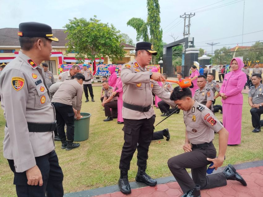 28 Personel Polres Tanjung Jabung Timur Naik Pangkat, Kapolres: Jadikan Motivasi Tingkatkan Kinerja dan Profesionalisme