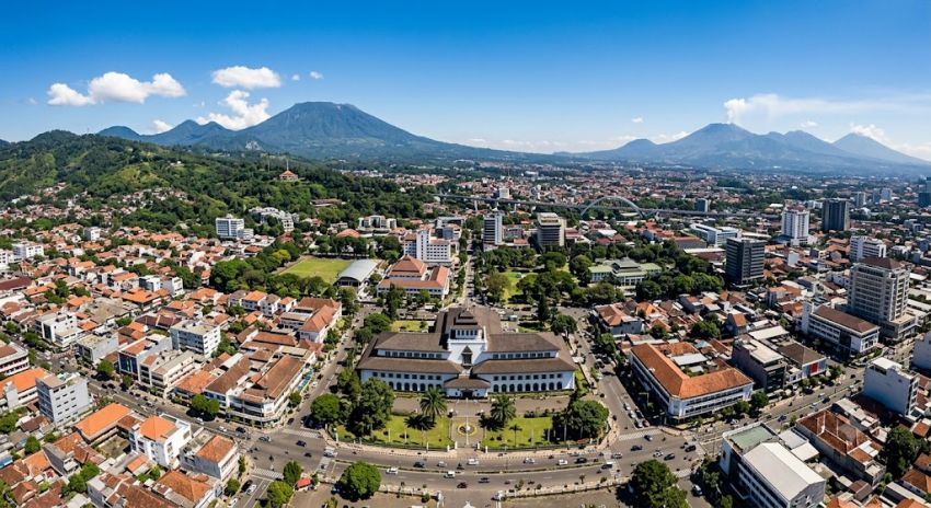 Cuaca Jawa Barat Hari Ini 24 Juli: Mayoritas Wilayah Cerah, Garut dan Kota Tasikmalaya Berawan